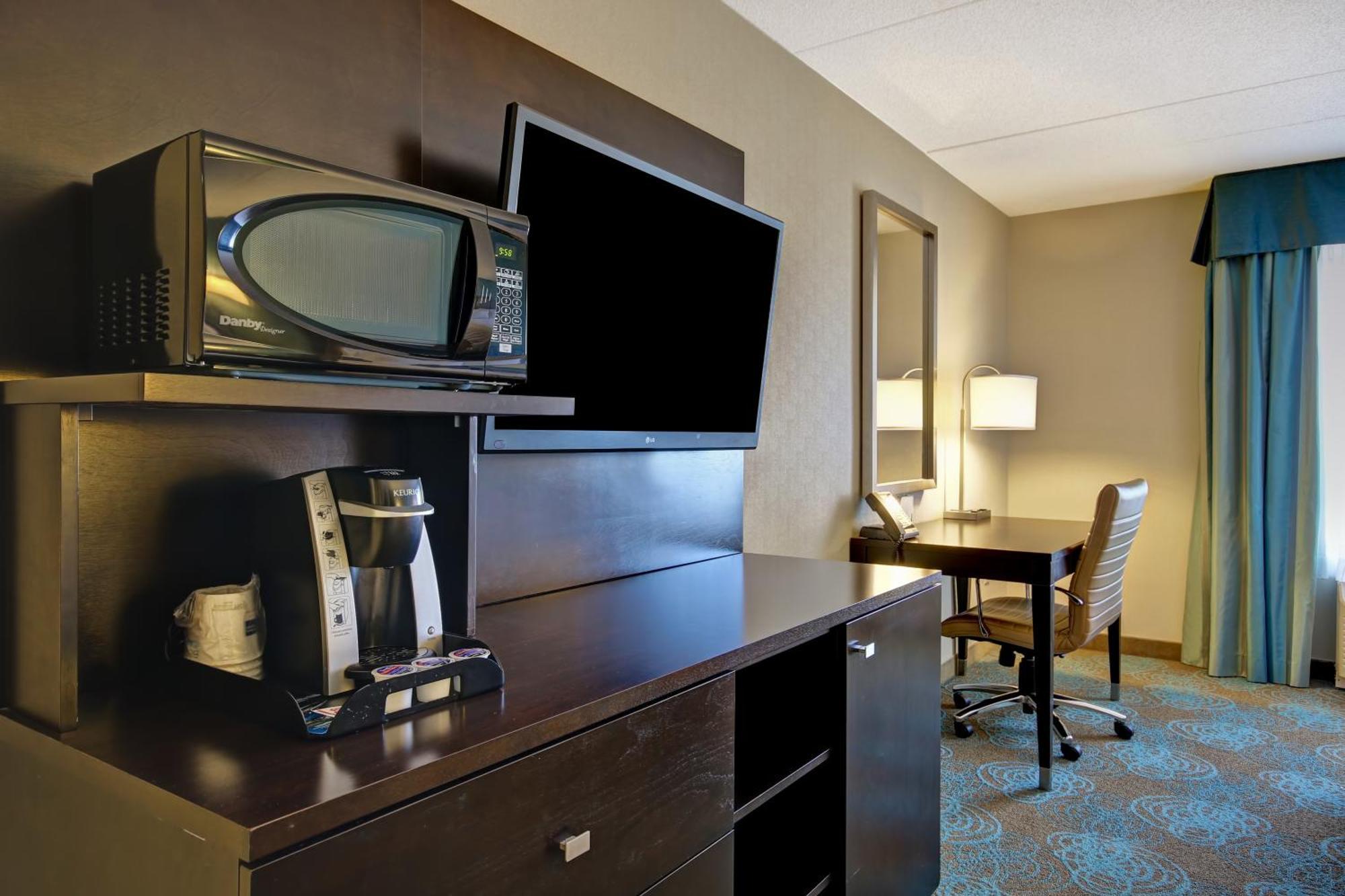 Holiday Inn Express Hotel & Suites Waterloo - St. Jacobs Area By Ihg Exterior foto